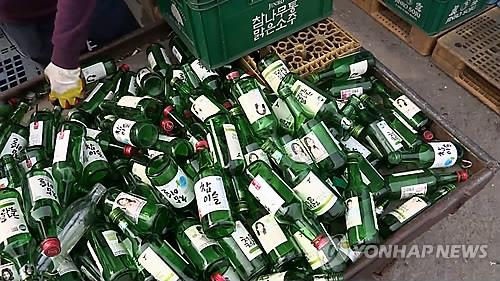 韩国空酒瓶难回收 部分烧酒厂商自华进口酒瓶