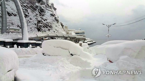 韩国遇寒潮:济州机场暂停航班起降 蔚陵岛客轮