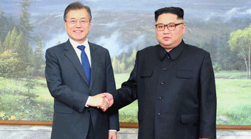 문재인-김정은 두번째 정상회담…판문점 북측 통일각서 '깜짝 만남'