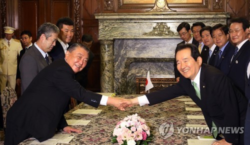 韩日议长会晤谈朝鲜核导威胁