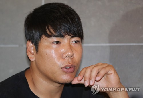 In this file photo taken on Sept. 20, 2017, Kang Jung-ho of the Pittsburgh Pirates speaks to Yonhap News Agency in an interview in Gwangju. (Yonhap)