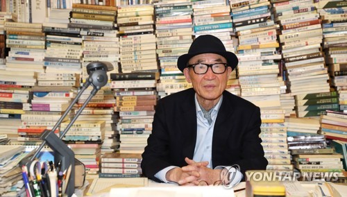 This file photo shows the poet Ko Un. (Yonhap)