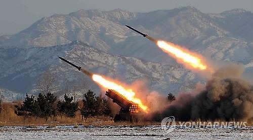 北朝鮮の短距離ミサイルとみられる飛翔体＝（聯合ニュース）
