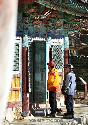  (서산=연합뉴스) 이진욱 기자 = 충남 서산 개심사(開心寺)는 내포문화숲길 인근에 자리해 있다. 산의 품에 안긴 고즈넉한 사찰이다. cityboy@yna.co.kr