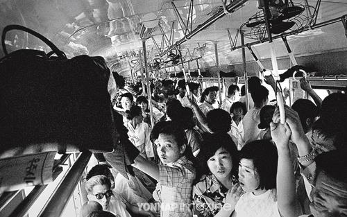 경인선 열차의 1969년 모습. (연합뉴스DB)