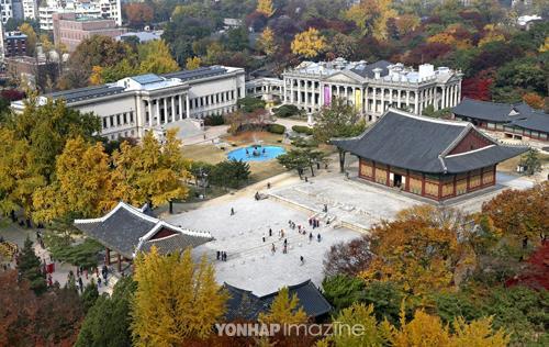 다양한 건축양식이 공존하는 덕수궁