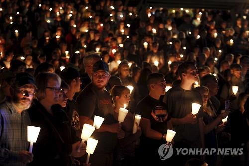 오리건 주 총기난사 사건 희생자 애도 사진