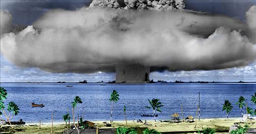 1946년 비키니섬 미국 핵실험(위키피디아 자료사진)