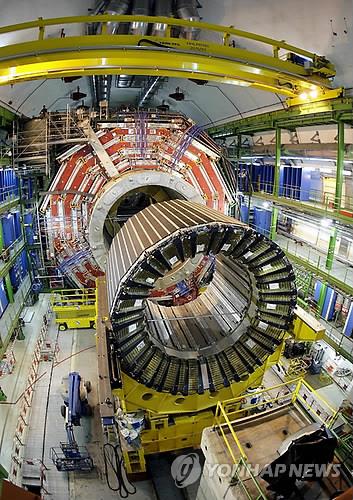  유럽입자물리연구소(CERN)의 대형강입자충돌기(LHC) (EPA=연합뉴스)