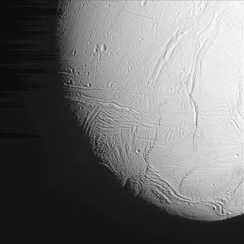 토성 위성 엔셀라두스 모습(미국 나사 홈페이지 캡처)
