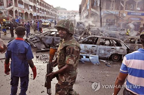 나이지리아 아부자의 보코하람 차량 테러 모습 (AP=연합뉴스 자료사진)