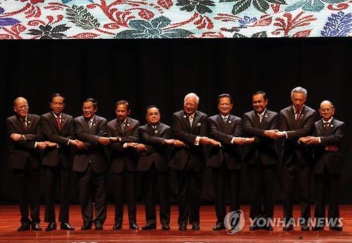 제27차 아세안 정상회의 개막식(EPA=연합뉴스)