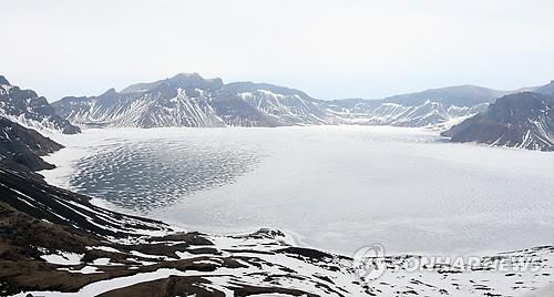 2015년 백두산 천지(연합뉴스 자료사진)