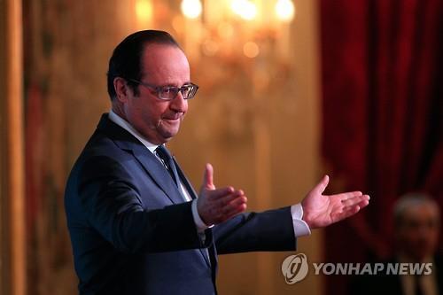 엘리제궁에서 연설하는 올랑드 프랑스 대통령(EPA=연합뉴스)