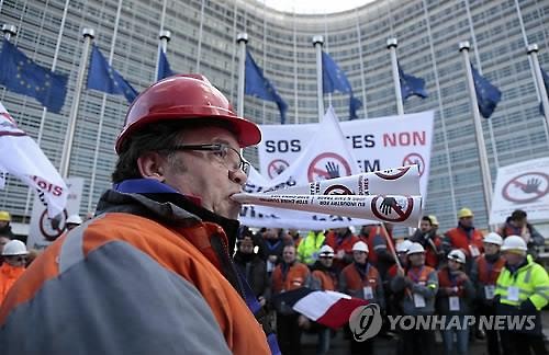 "중국 철강제품 수입 반대!"