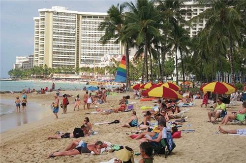 美 하와이 7월 관광특수 함박웃음…83만여명 방문