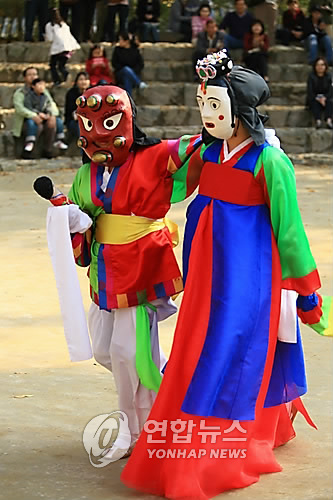 충주 우륵문화제서 북한 전통 은율탈춤 공연