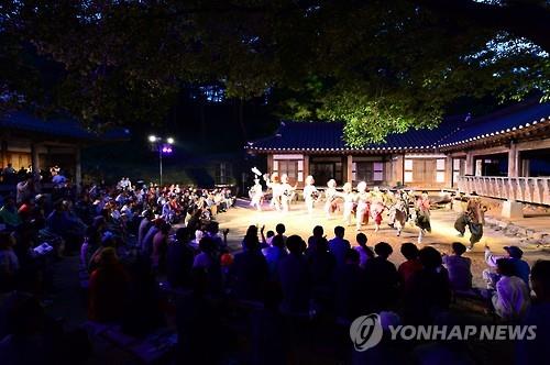 고창읍성 판굿 인기몰이…25차례 공연에 4천899명 관람