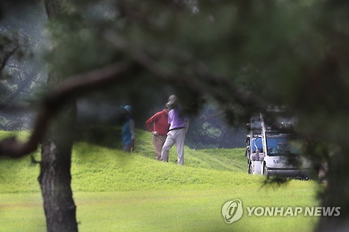 지난 주말 골퍼들이 몰린 수도권의 한 골프장[연합뉴스 자료사진]