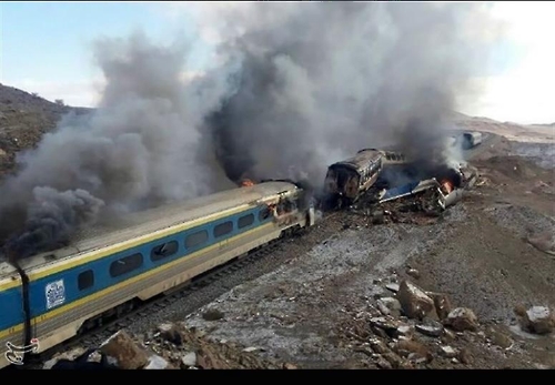 이란 기차 충돌사고 현장[출처 : 타스님뉴스]