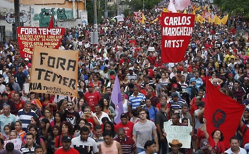 상파울루 시에서 벌어진 반 테메르 시위[출처:브라질 뉴스포털 UOL]