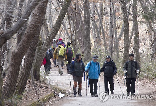 초겨울 접어든 충북 유명산·유원지 다소 한산