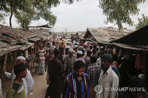 '인종청소' 피해 방글라데시 난민 캠프로 몰려든 로힝야족[AP=연합뉴스]