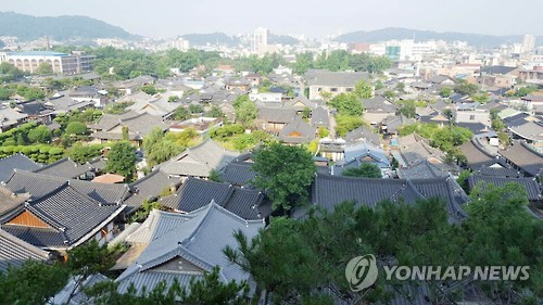 전주 한옥마을 한해 관광객 사상 첫 1천만명 돌파