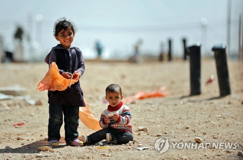 요르난 난민 캠프촌의 시리아 어린이