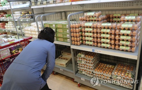 다시 오르는 계란값 [연합뉴스 자료사진]