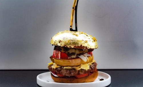 세계에서 가장 비싼 햄버거로 기네스북에 기록된 햄버거 [디에고  트위터 캡처] 