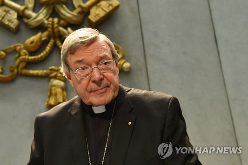 성범죄 혐의로 호주 경찰에 기소된 조지 펠 추기경 [AFP=연합뉴스] 