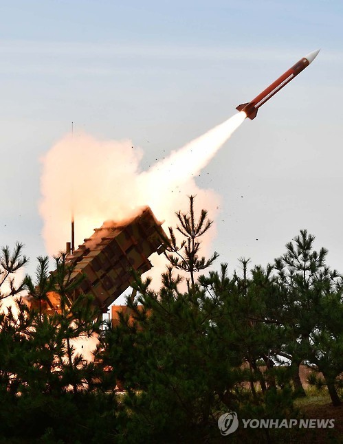 발사되는 한국군의 패트리엇 미사일[연합뉴스 자료 사진]