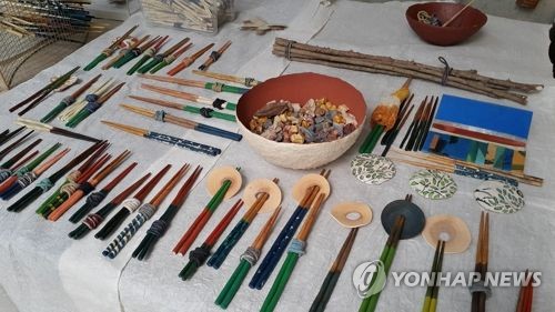 2천년 역사 한국의 젓가락 세계를 들어 올린다