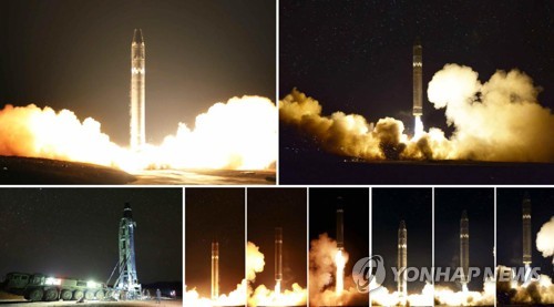 북한이 공개한 '화성-15형' 대륙간탄도미사일 발사 장면[연합뉴스 자료 사진]