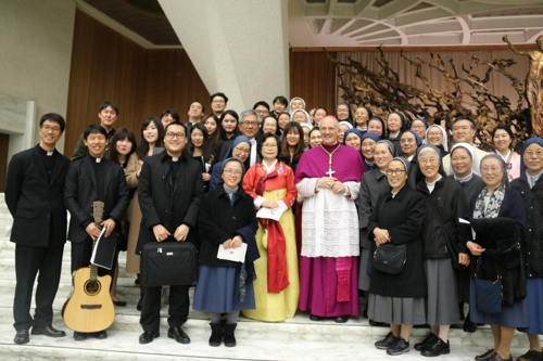 수에레브 주한 교황청 대사 임명자와 로마 주재 한국 교민들