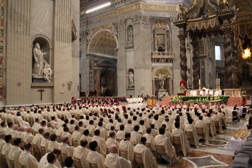 프란치스코 교황, 수에레브 주한 교황청 대사 등 3명 주교로 서품