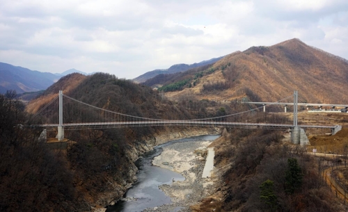 한탄강 하늘다리 내달 13일 개장