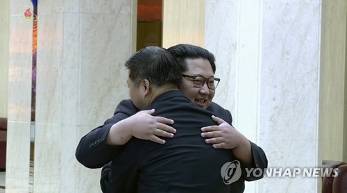 조선중앙TV, 김정은 쑹타오 접견 모습 방영