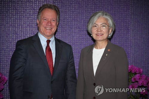 WFP 사무총장 만나는 강경화 장관
