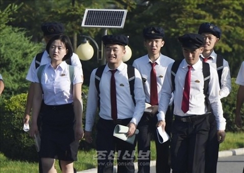 북한 대학생들도 '백팩' 열풍…디자인은 '아직'