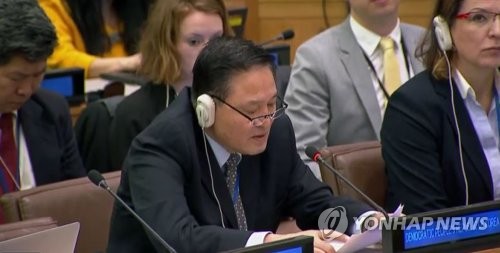 유엔 제3위원회에서 발언하는 자성남 주유엔 북한대사(자료사진)
