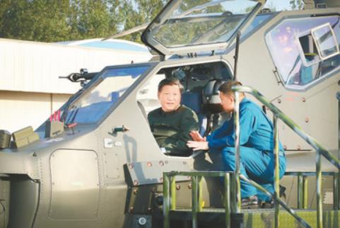 중국 공격형 헬기 '즈-10'에 탑승한 시진핑 중국 국가 주석