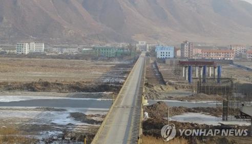 중국 투먼(圖們)과 북한 남양간 국경다리