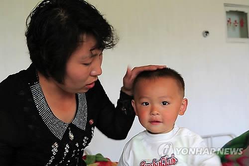 북한 평성시의 소아병동 어린이 