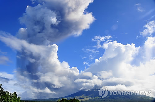 필리핀 마욘 화산 폭발...등산객 사망