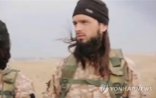 프랑스 정부가 자국 출신 IS 전투원이라고 추정한 막심 오샤르(22).