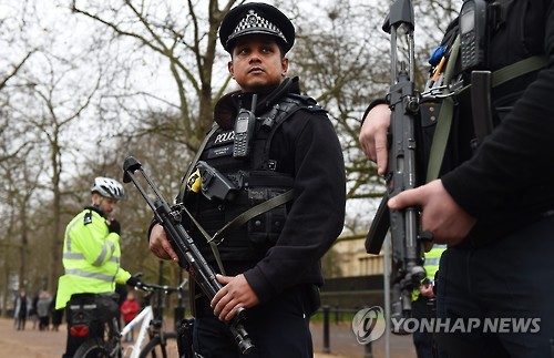 영국, 테러 대비 보안 강화 