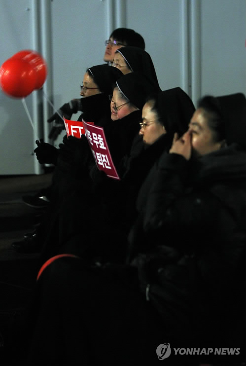 시위에 참여한 수녀들