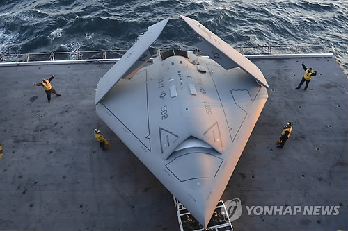 X-47B 무인기 위용